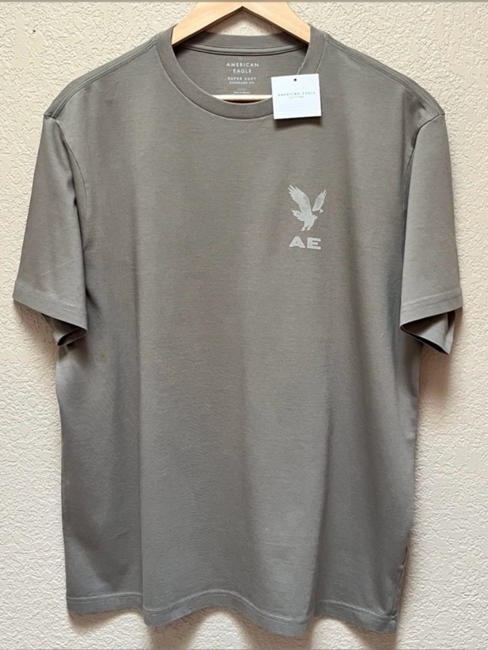 American Eagle Outfitters Men’s T-Shirt Size-Small